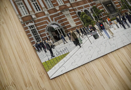 Tourists walking in front of tokyo station marunouchi  Gualtiero Boffi puzzle