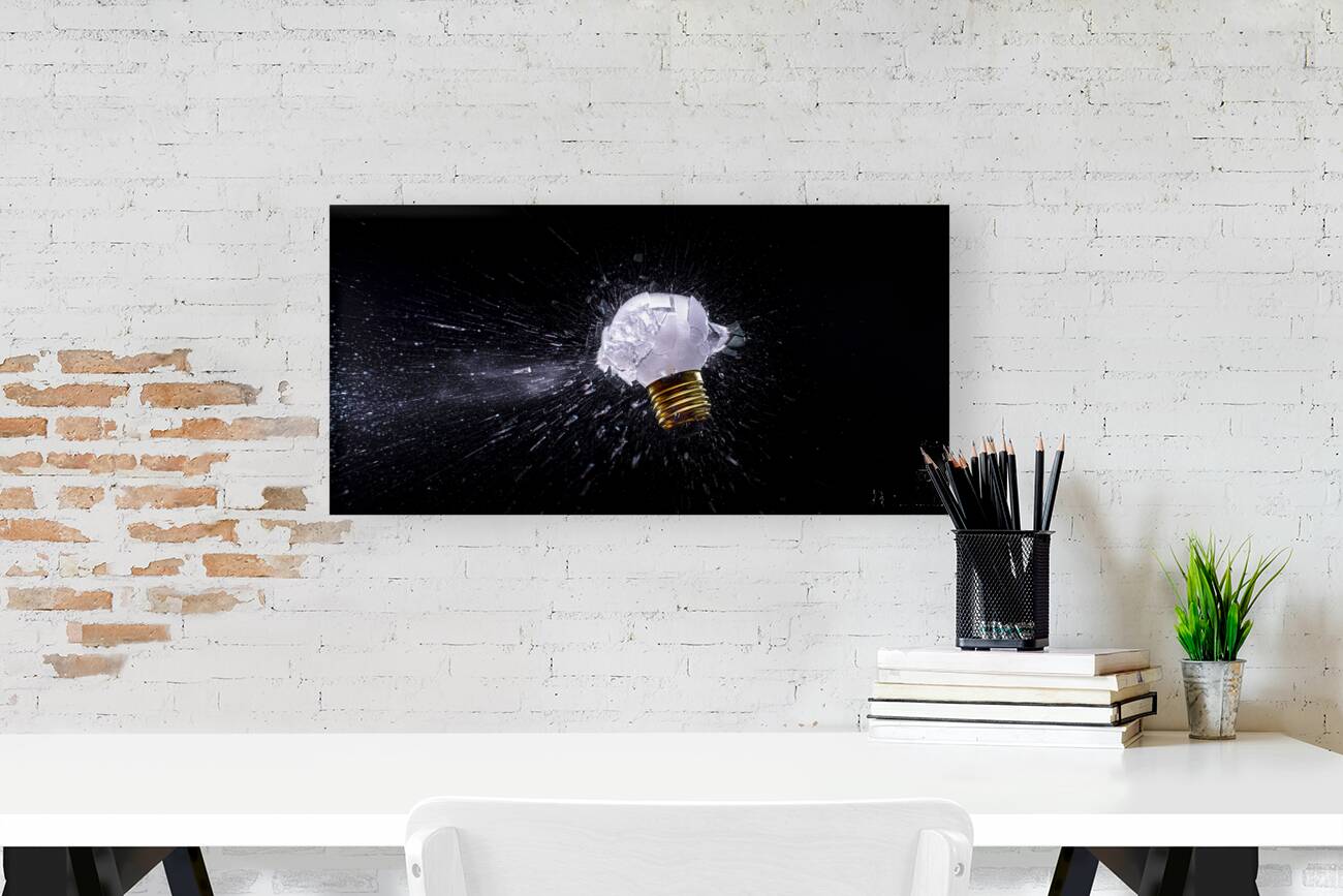 electric light bulb explosion Reproduction