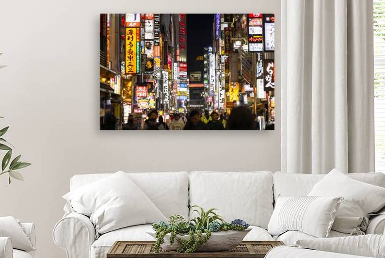 nightlife in kabukichoshinjuku  by Gualtiero Boffi