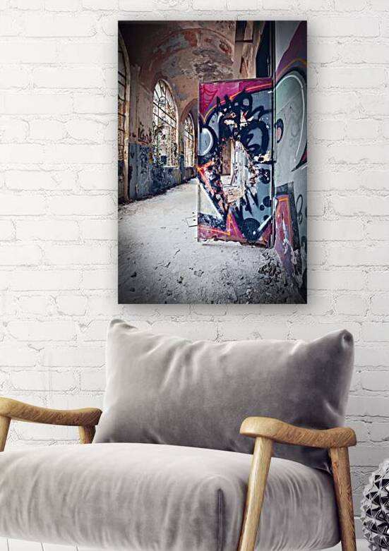 vandalised interior of an abandoned building by Gualtiero Boffi