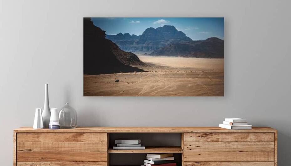4x4 car in the wadi rum desert.  by Gualtiero Boffi