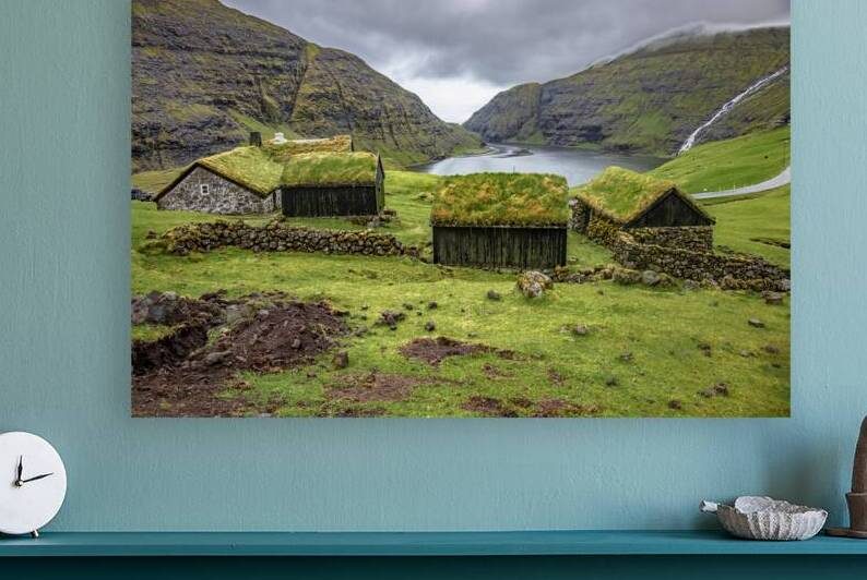 house with green roof in saksun by Gualtiero Boffi