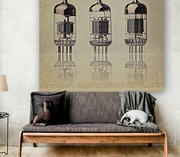 Electronic vacuum tube by Gualtiero Boffi