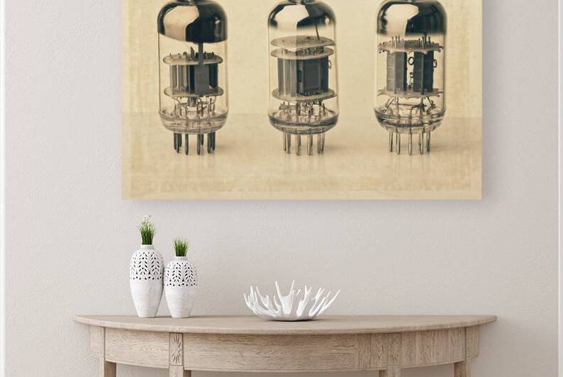 Electronic vacuum tube by Gualtiero Boffi