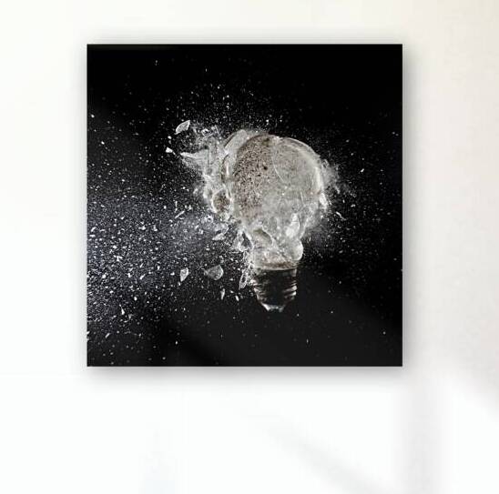 bulb explosion by Gualtiero Boffi