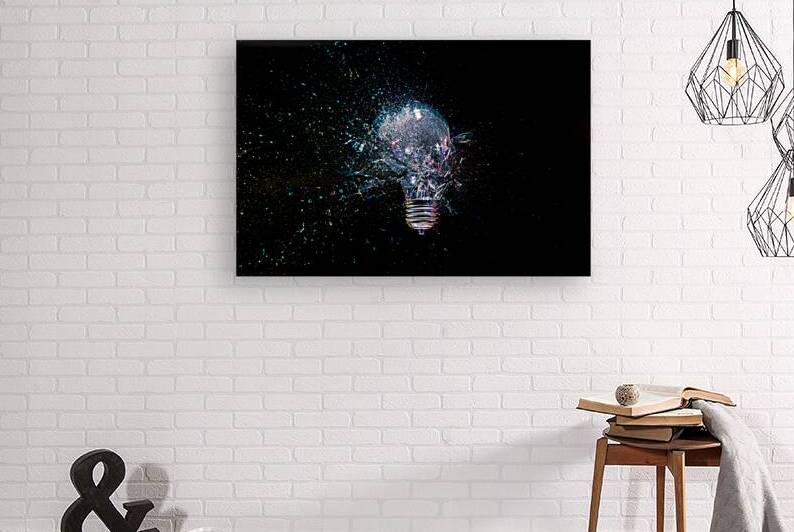 Lightbulb is exploding by Gualtiero Boffi