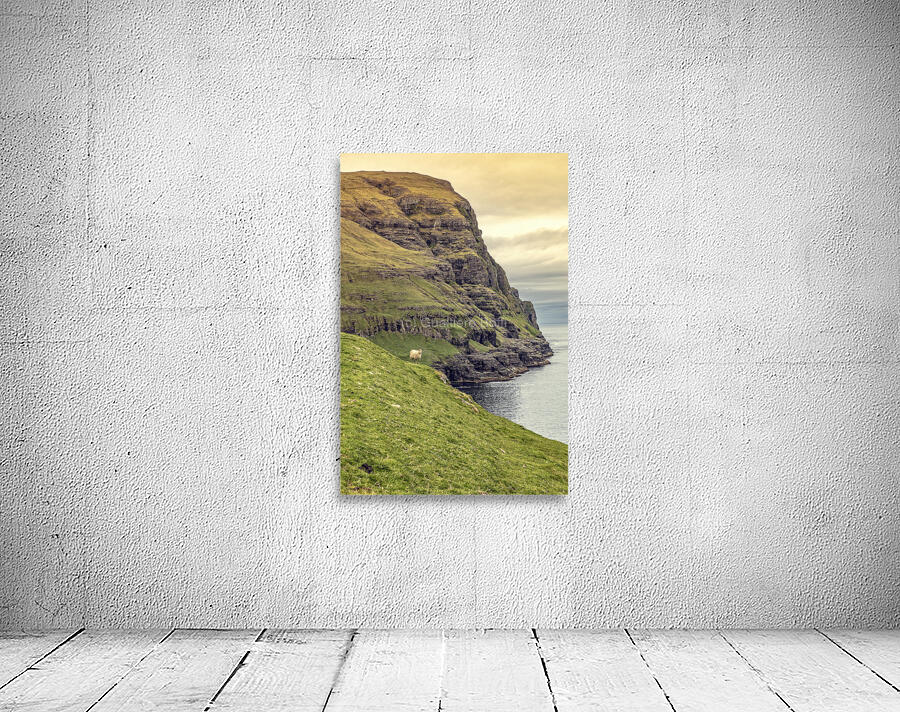 cliff view in faroe  Wall Preview