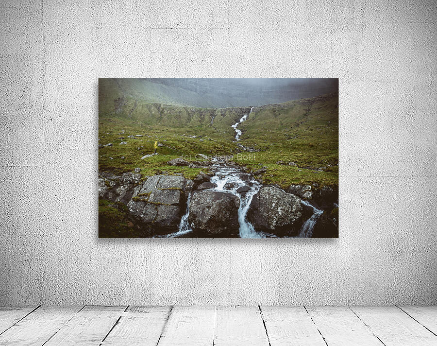 waterfall in faroe Wall Preview