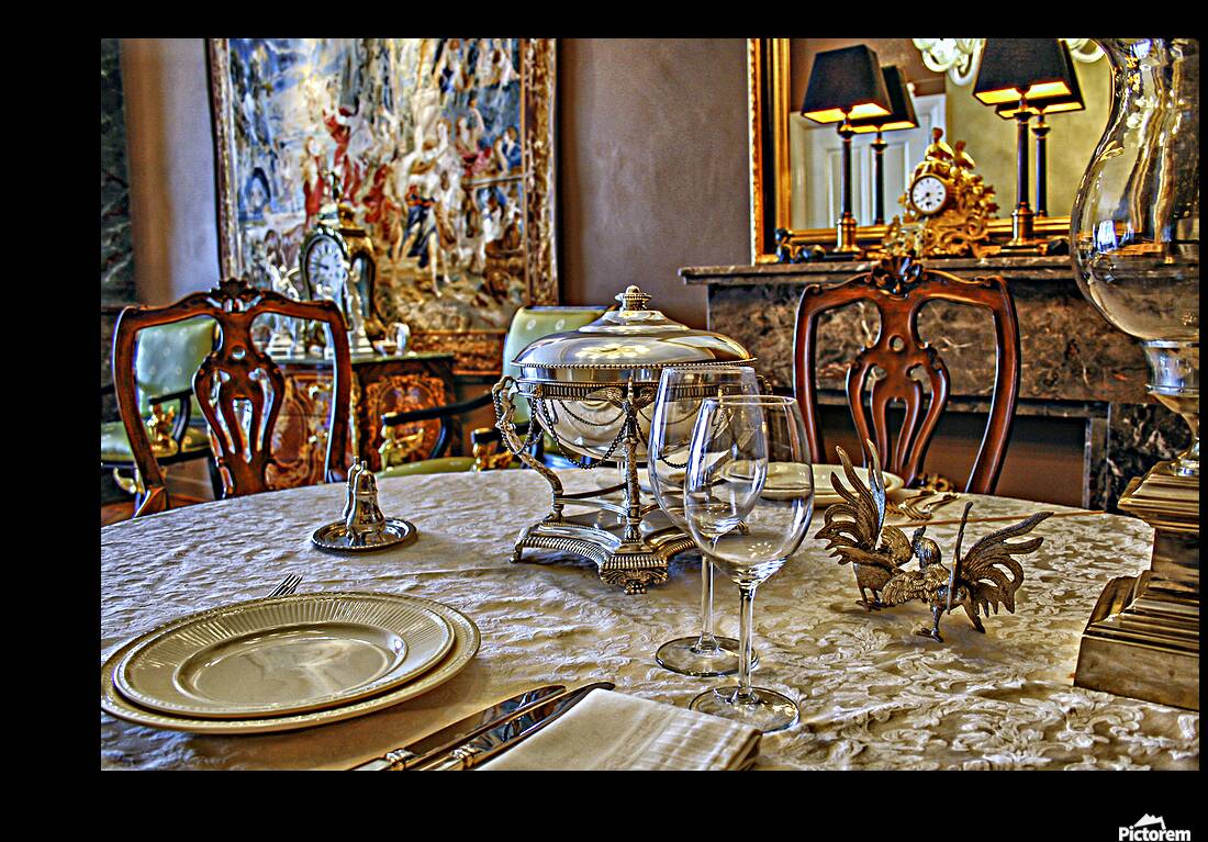 elegant dinner table Reproduction