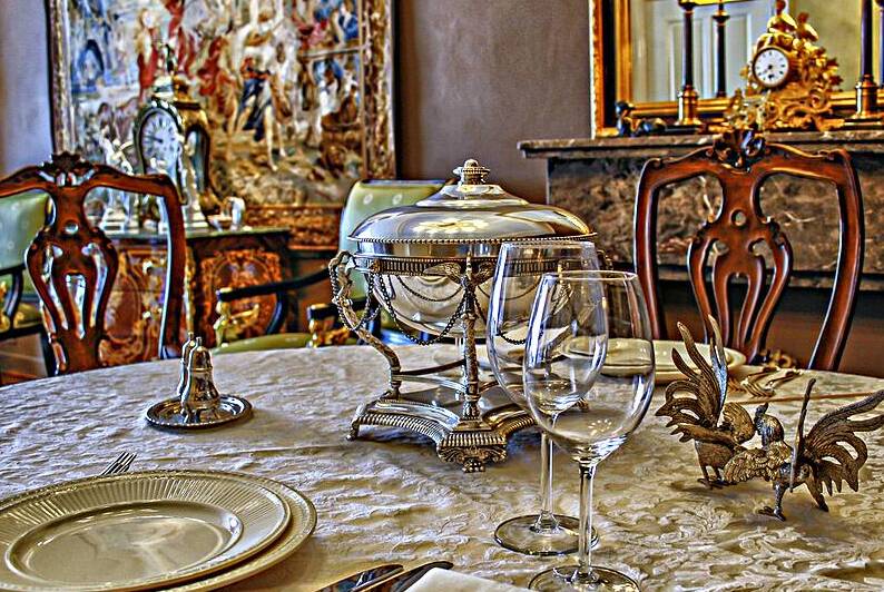 elegant dinner table by Patricia Hofmeester PHotography