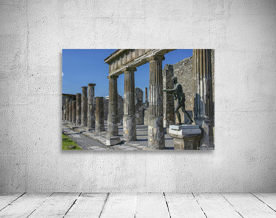 Apollo statue Wall Preview