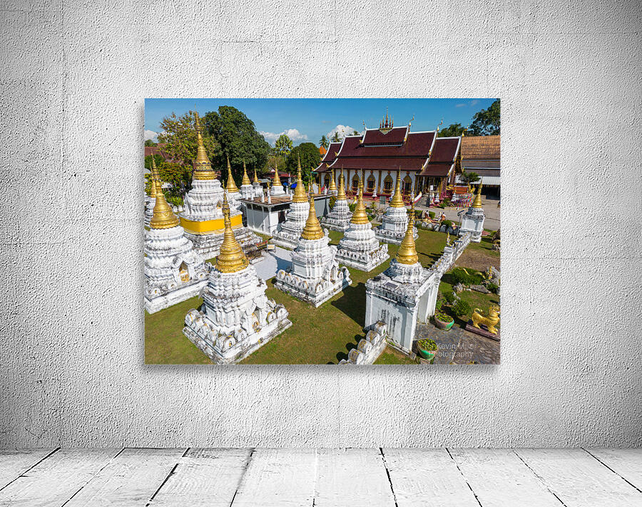 Wat Chedi Sao Lang Buddhist Temple Lampang Thailand Wall Preview