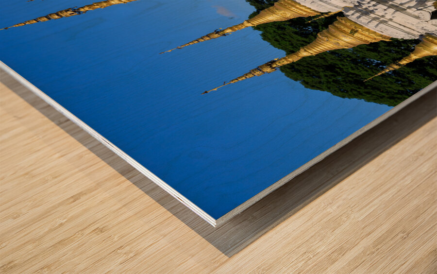 Wat Chedi Sao Lang Buddhist Temple Lampang Thailand Wood print