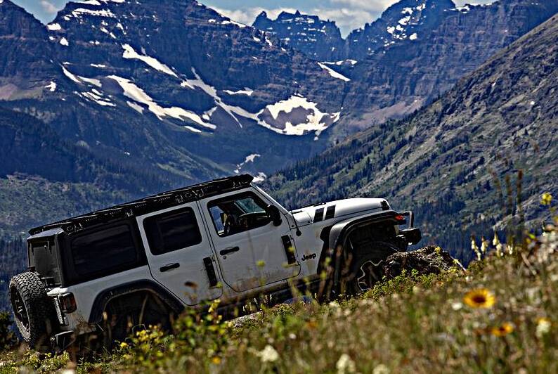 Jeep Wrangler on Blackfeet Nation Horizon before Glacier National Park Peaks 69A7285 T Pict by Jim Ward
