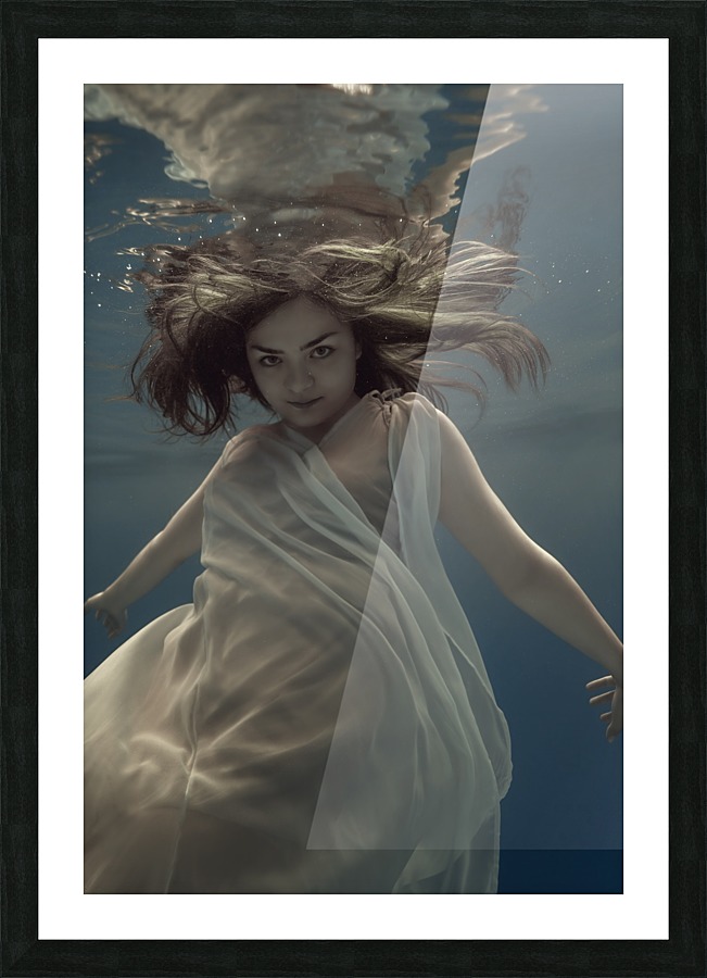 Portrait underwater Picture Frame print