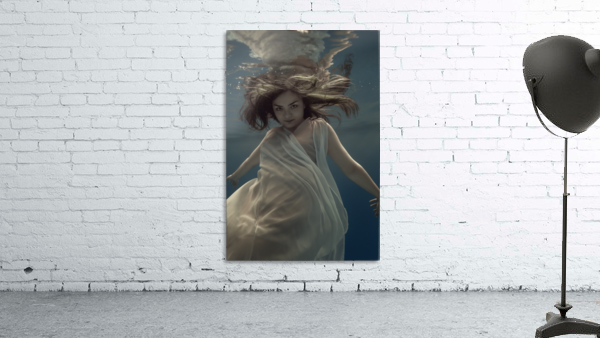 Portrait underwater Wall Preview