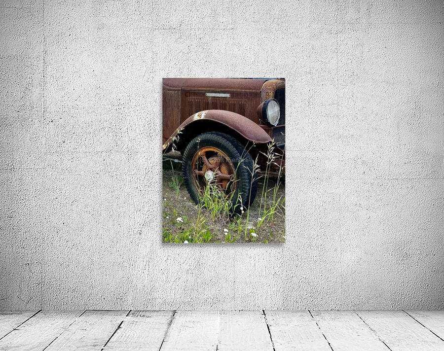 Vintage Wheel Wall Preview