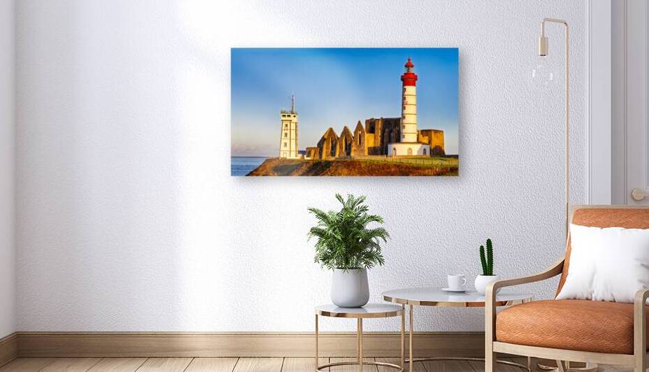 Phare de Saint-Mathieu by Jerry Fornarotto