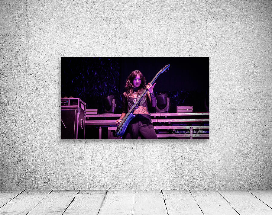 The Warning 5 Wall Preview