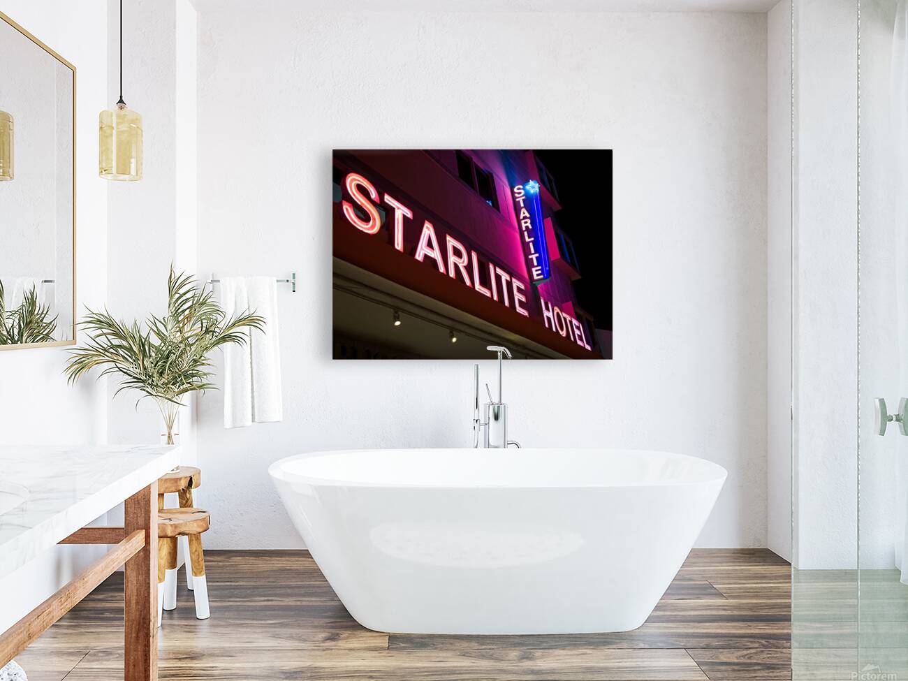Hotel Splash Reproduction