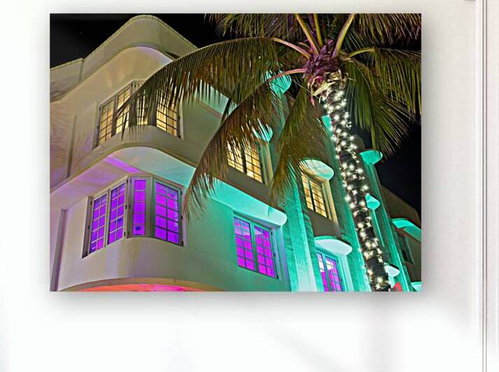 Corner Deco by Peter Blottman