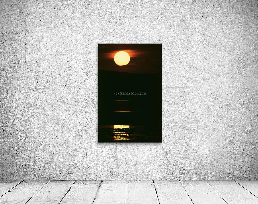 Golden Ball with Reflection Wall Preview
