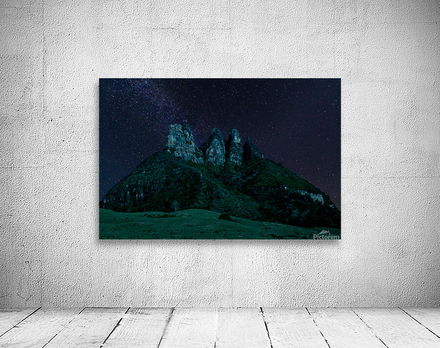 Twins at night Wall Preview