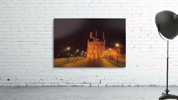 MISTY LOUVRE Wall Preview