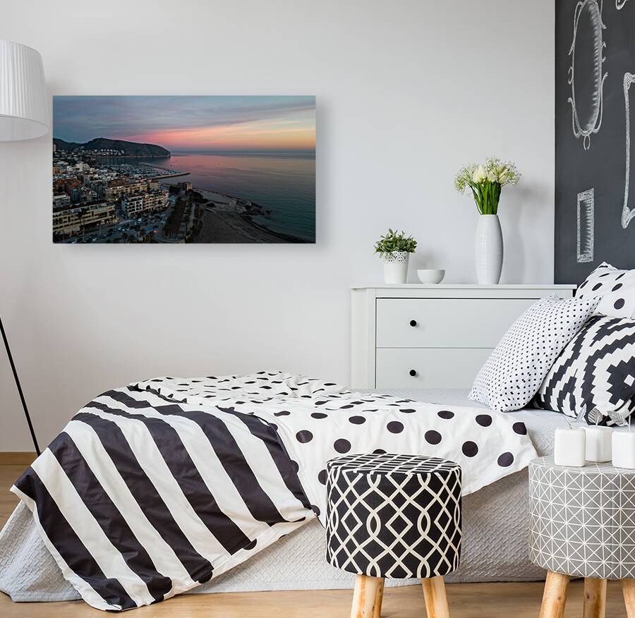 Moraira  Reproduction