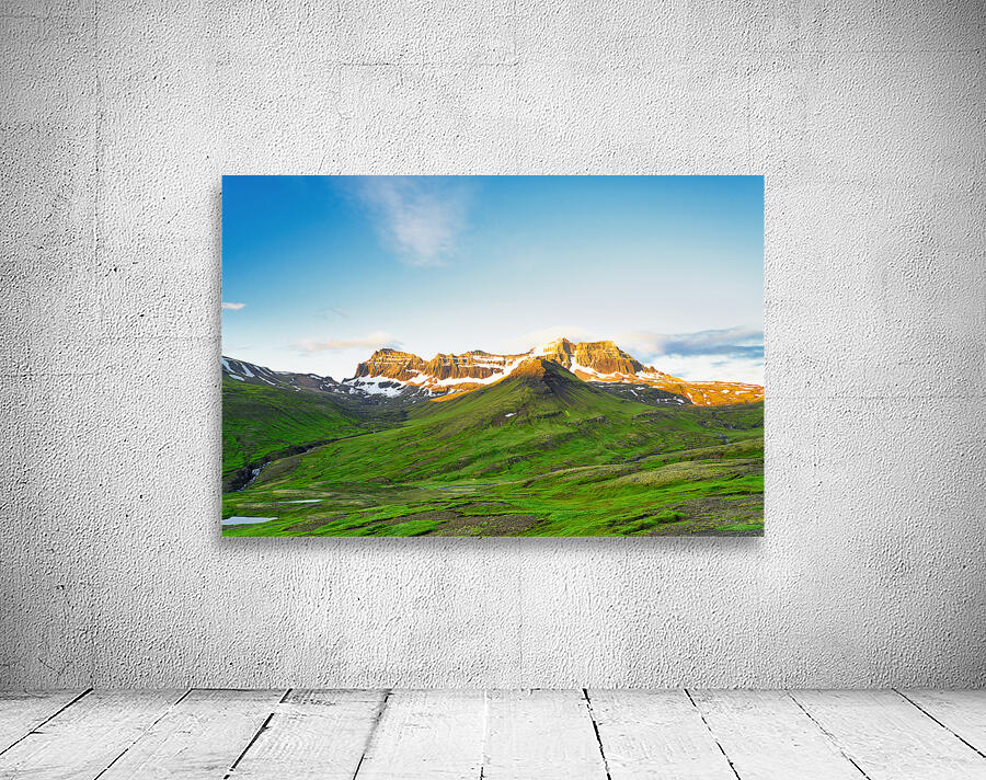 Iceland-White Peaks Wall Preview