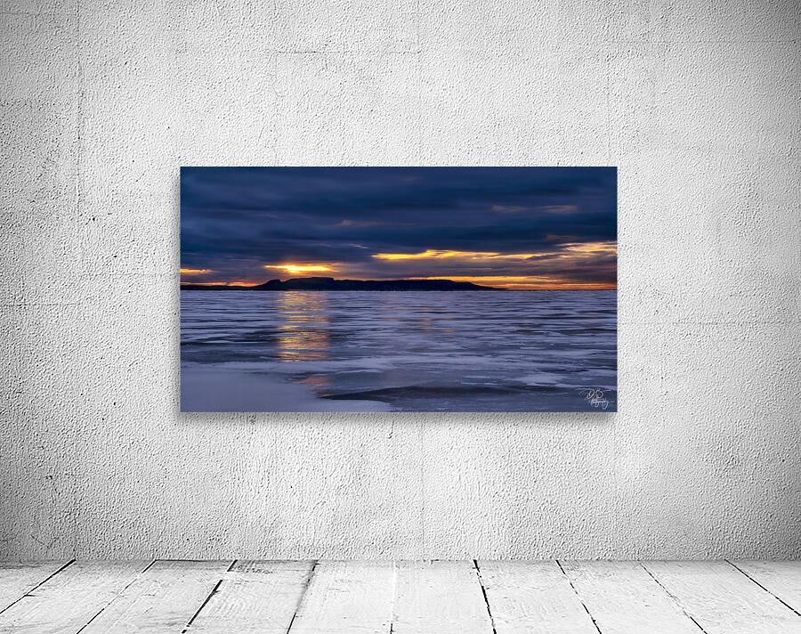 Superior Light Reflections Wall Preview