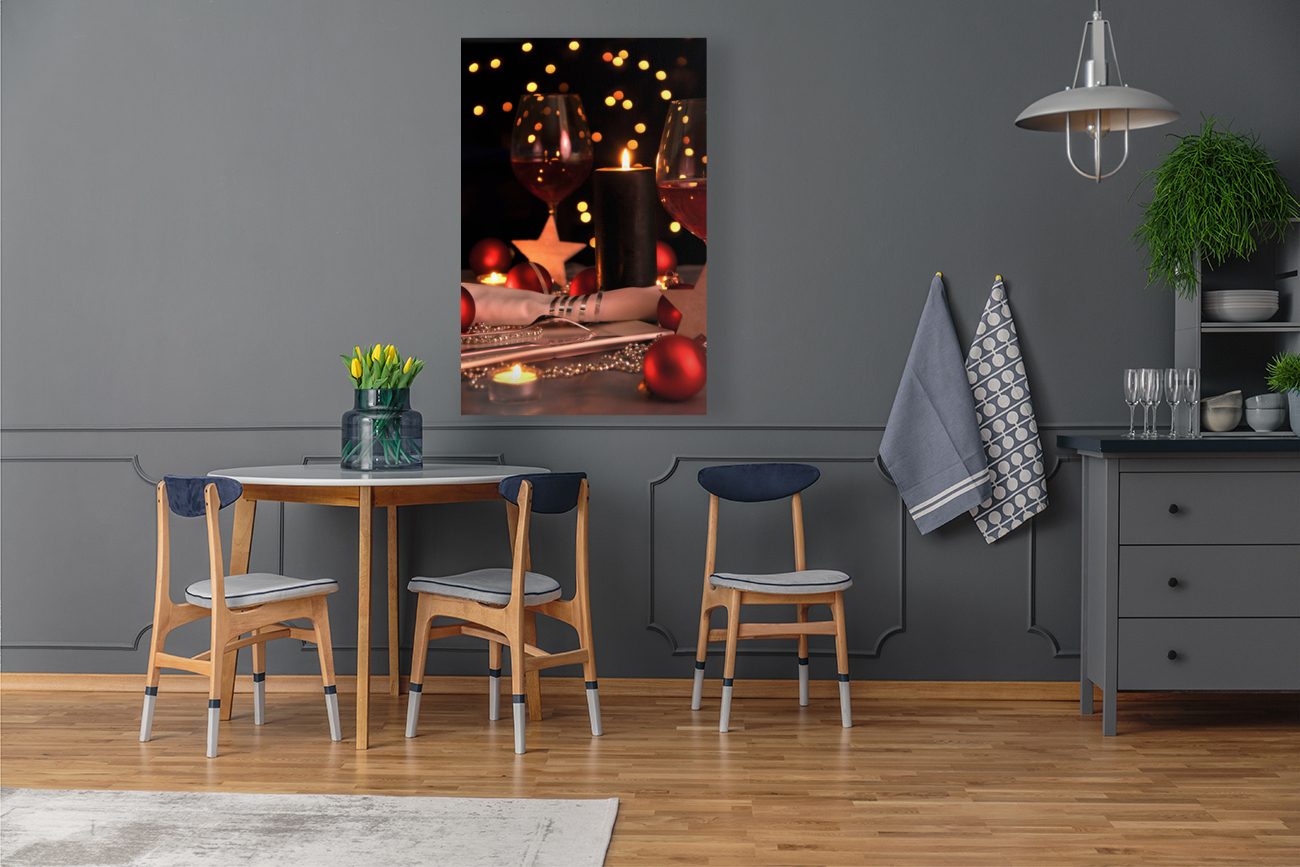 Elegant dining Reproduction