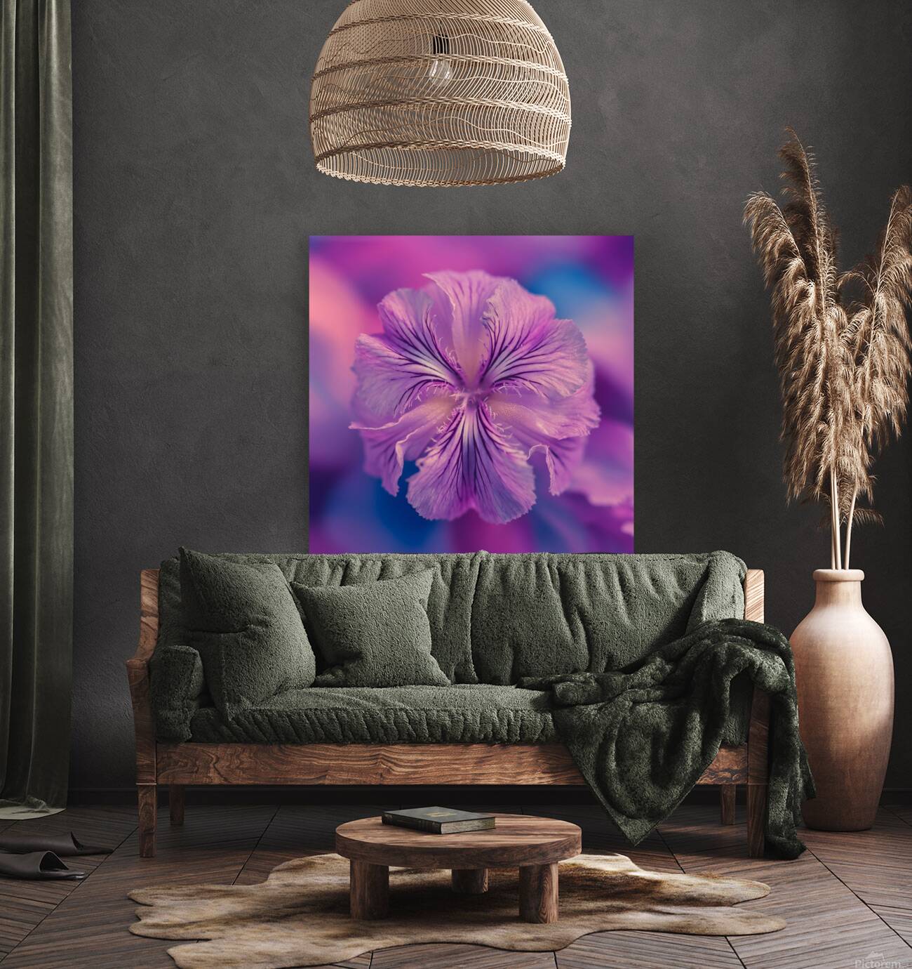 a stunning close up photograph of a delicate vibr Reproduction