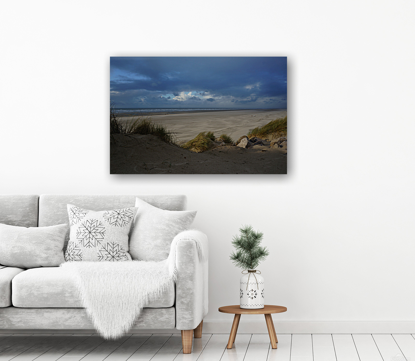 Beach in winter Reproduction