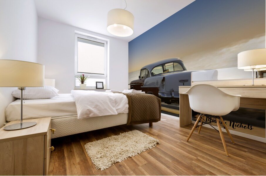 Red and White Classic Car on the Beach Impression murale