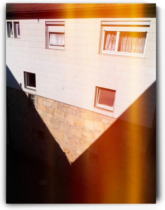 Sunlit Architecture - Geometry with Light Leak by Matthias Hauser