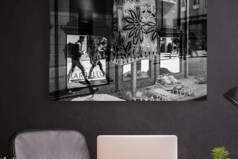 Window Shopping by caladoart