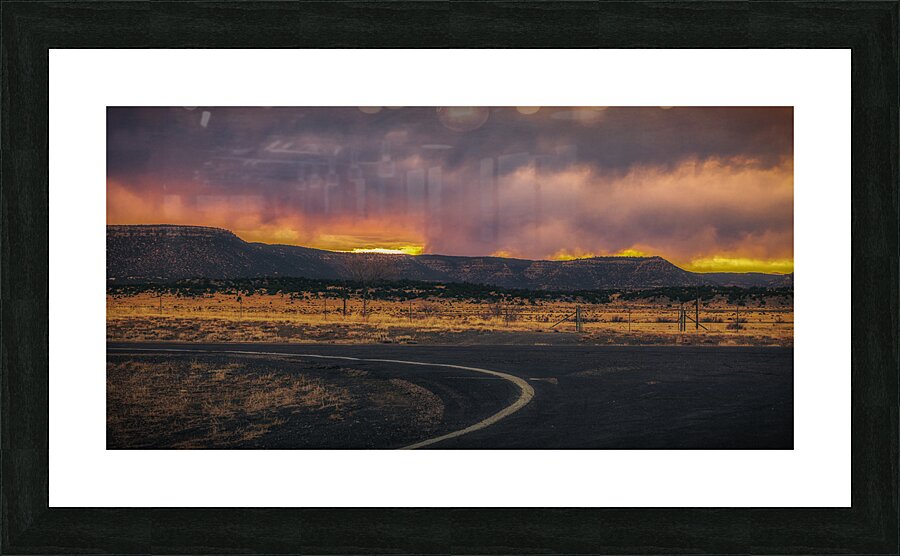 Roads Turn Under Fiery Skies Impression et Cadre photo