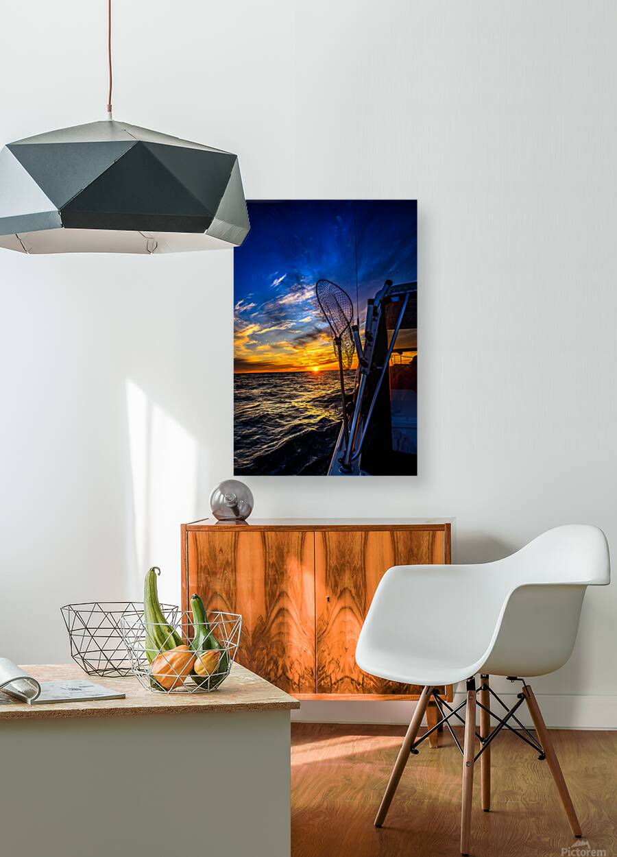 Navigating the Sunset: A Memorable Boat Ride with Wet Net Charte Reproduction