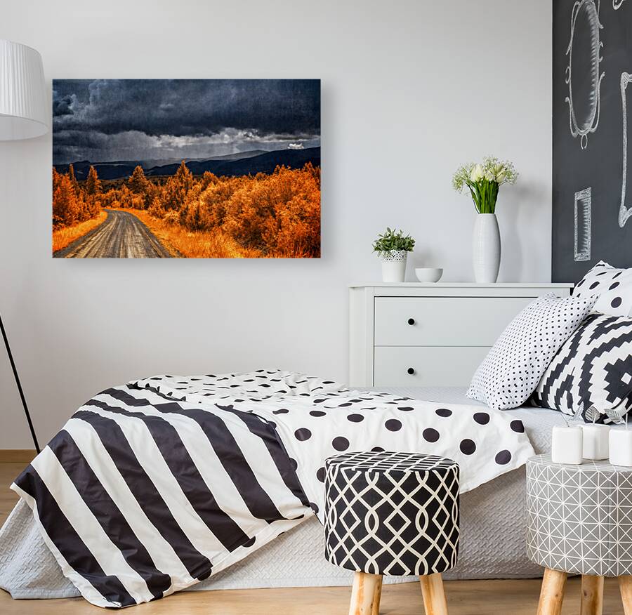 Epic Descent: Montanas Infrared Mountain Road Reproduction