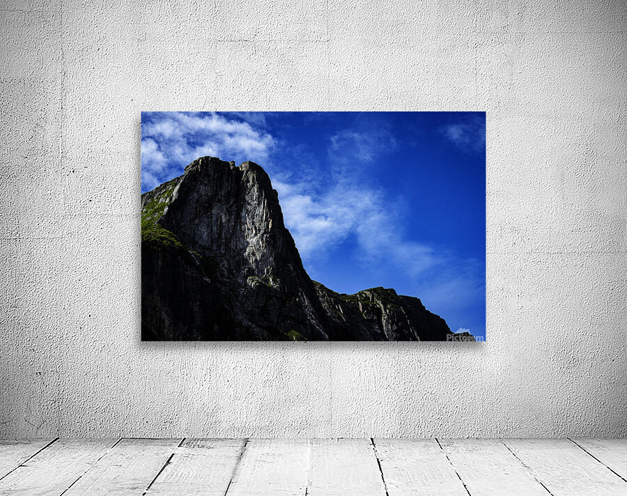 Pretty Cliff V Wall Preview