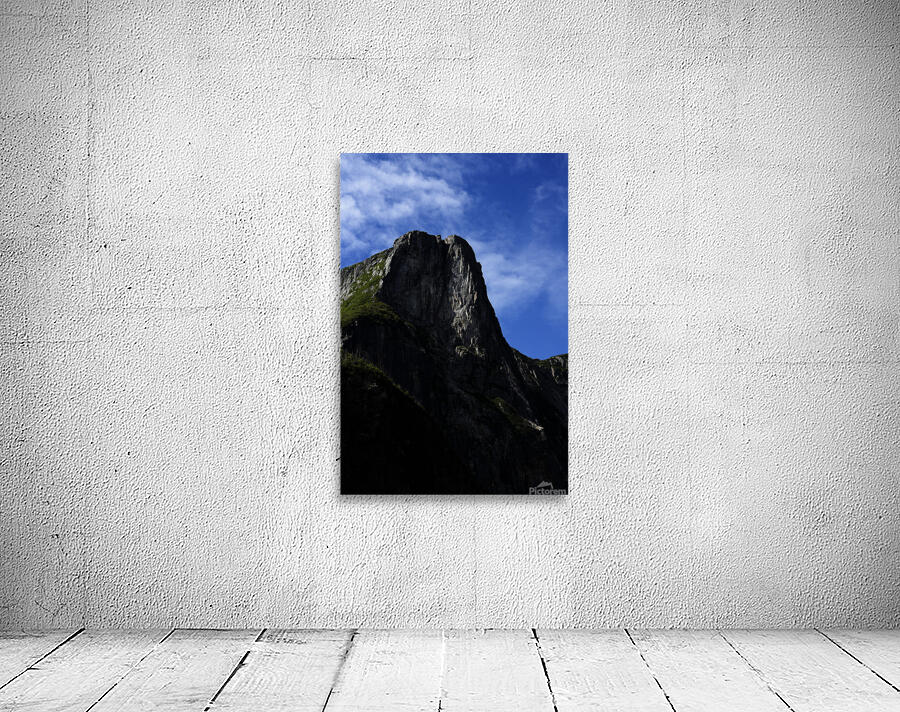 Pretty Cliff IV Wall Preview