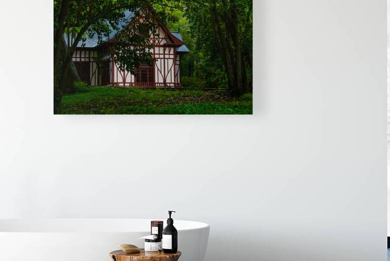 The Queens Royal Cottage by Allen Lincoln Media
