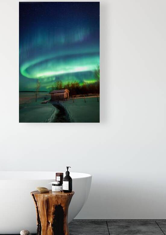 Northern Lights Oasis: Dre Erwins Captivating Canadian Shack Scene by Dre Erwin Photography