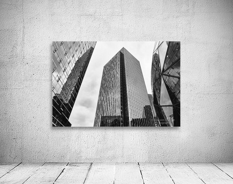 A Reflective Group Wall Preview