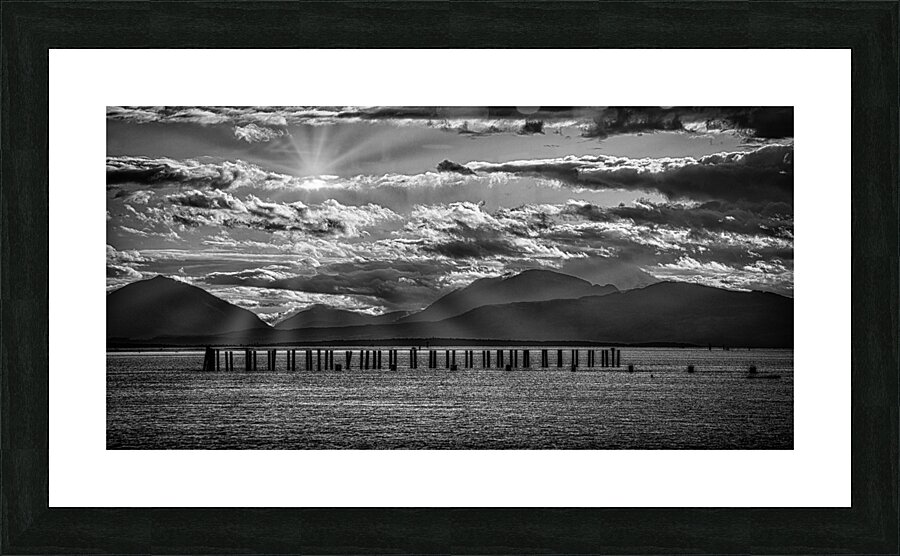 FS200521 GILBERT BEACH BW Picture Frame print