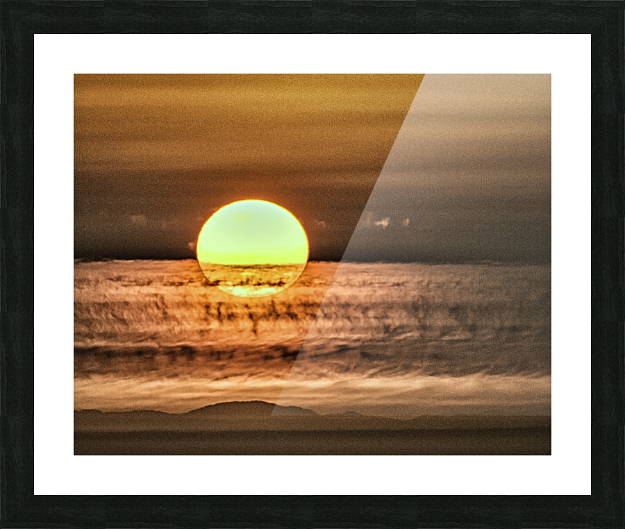 THE SETTING SUN Picture Frame print