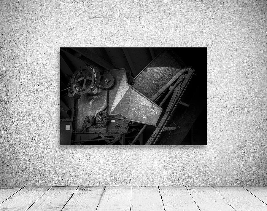FS241114BW RUST ART Wall Preview