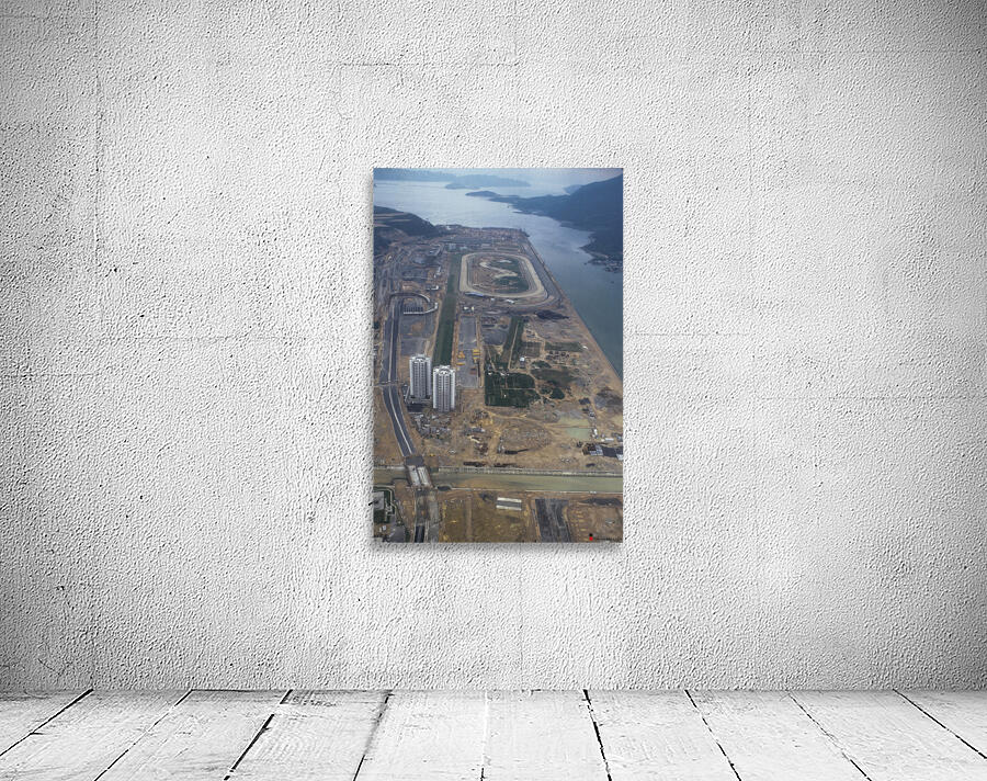 RACECOURSE 1972 4 Wall Preview