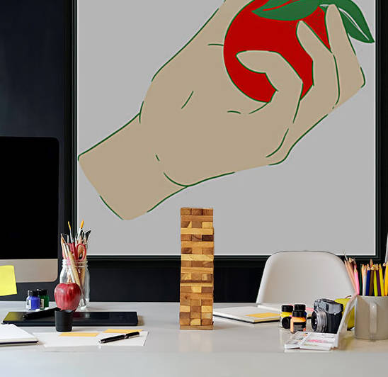 hand squeezed apple by Sugeng Wawa
